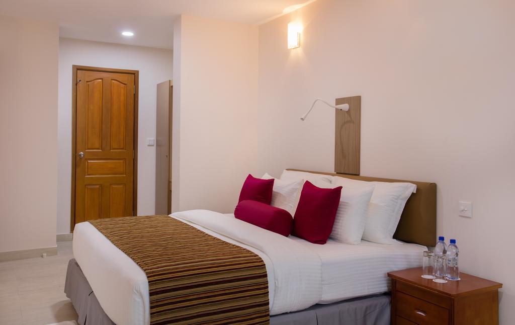 Novina Hotel Malé Eksteriør billede